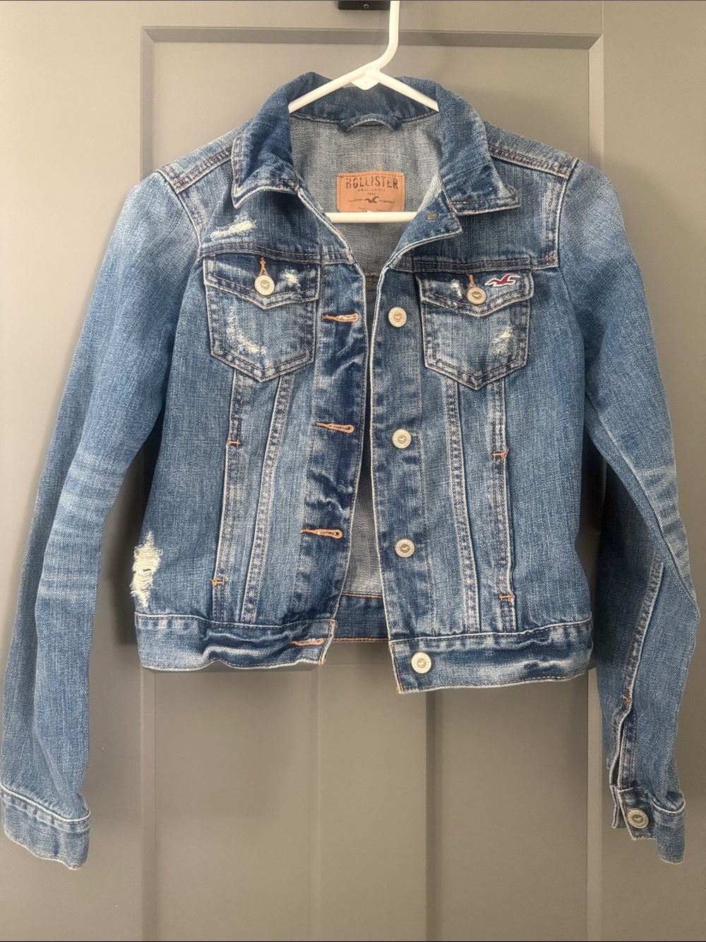 NWOT distressed Hollister denim jacket